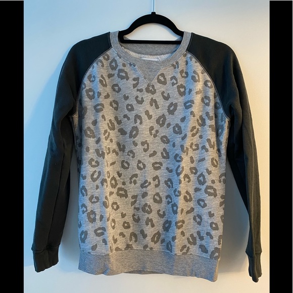 Zoe Karssen Tops - ZOE KARSSEN GREY LEOPARD SWEATSHIRT